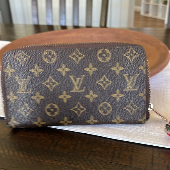 Lv wallet - Picture 3 of 3